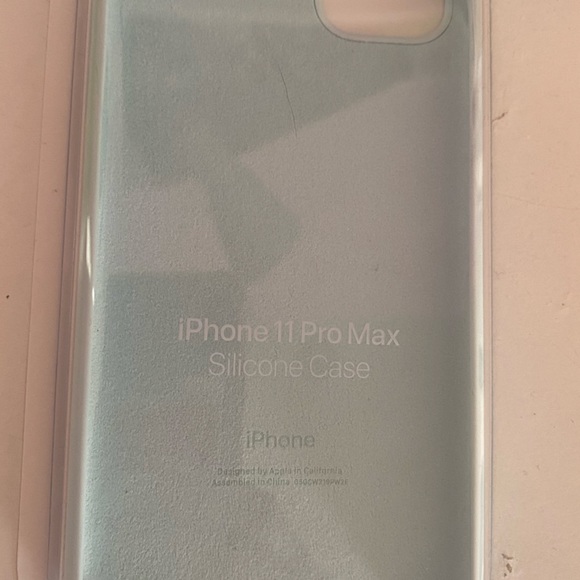 IPHONE 11 PRO MAX BLUE SILICONE CASE - Picture 2 of 2